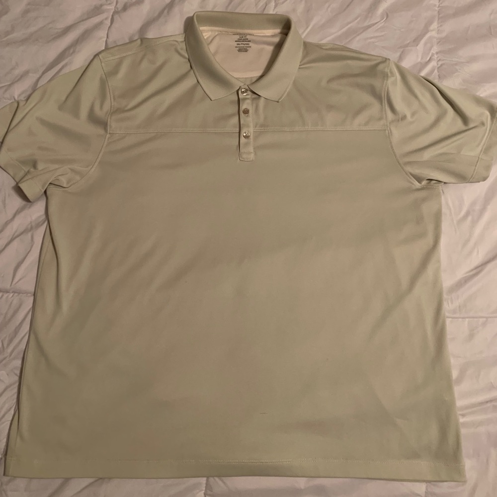Van Heusen XXL Golf Shirt in Like New Condition